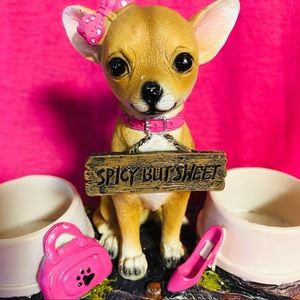 Haute and Spicy Chihuahua Salt&Pepper Holder